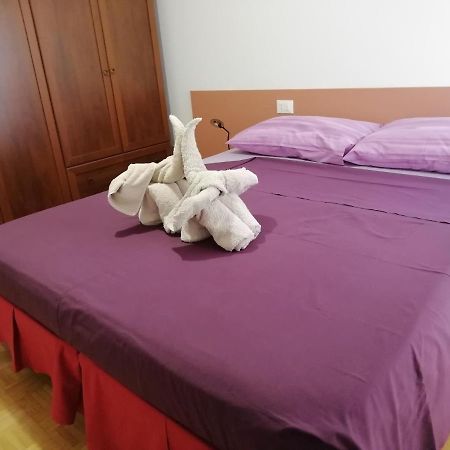 Rosso Tirano Daire Dış mekan fotoğraf