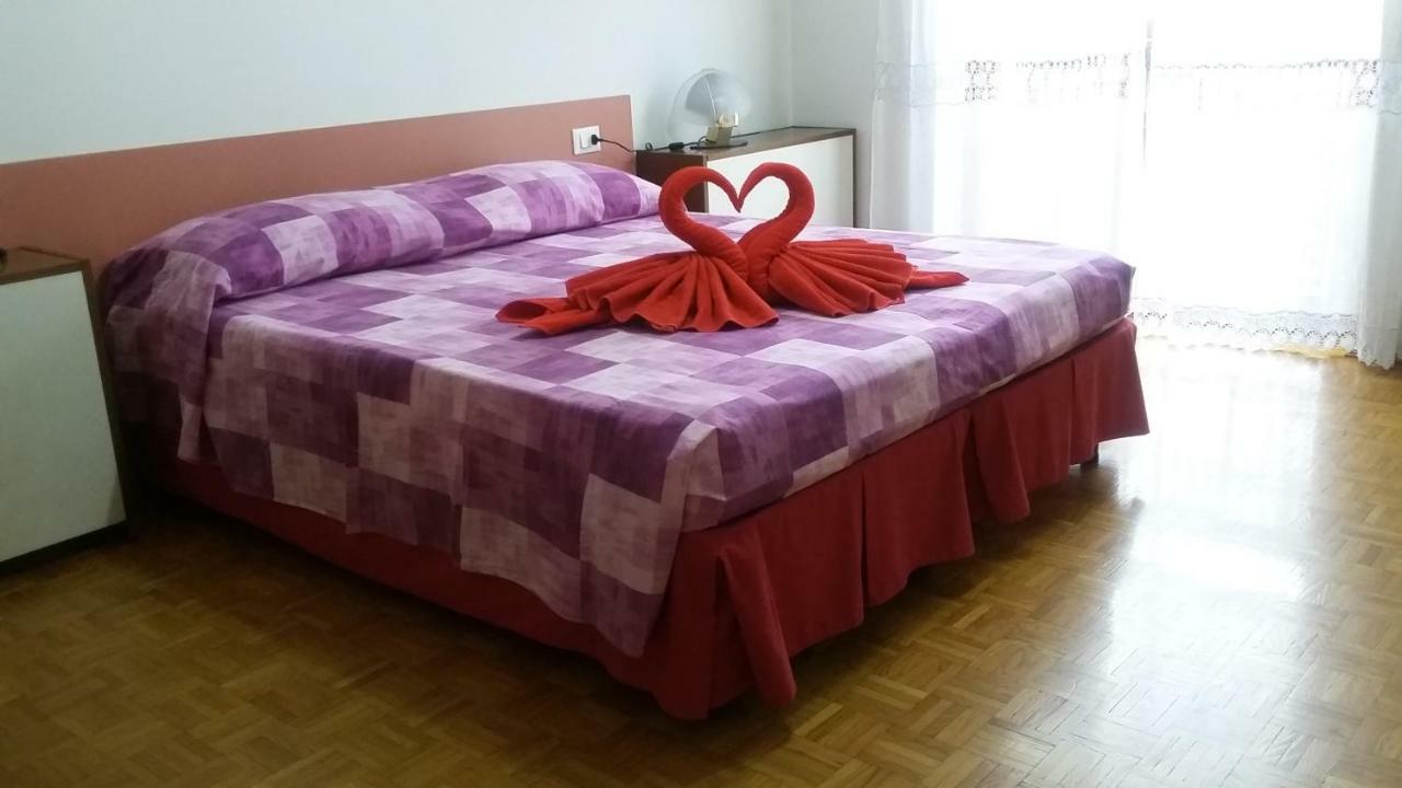 Rosso Tirano Daire Dış mekan fotoğraf