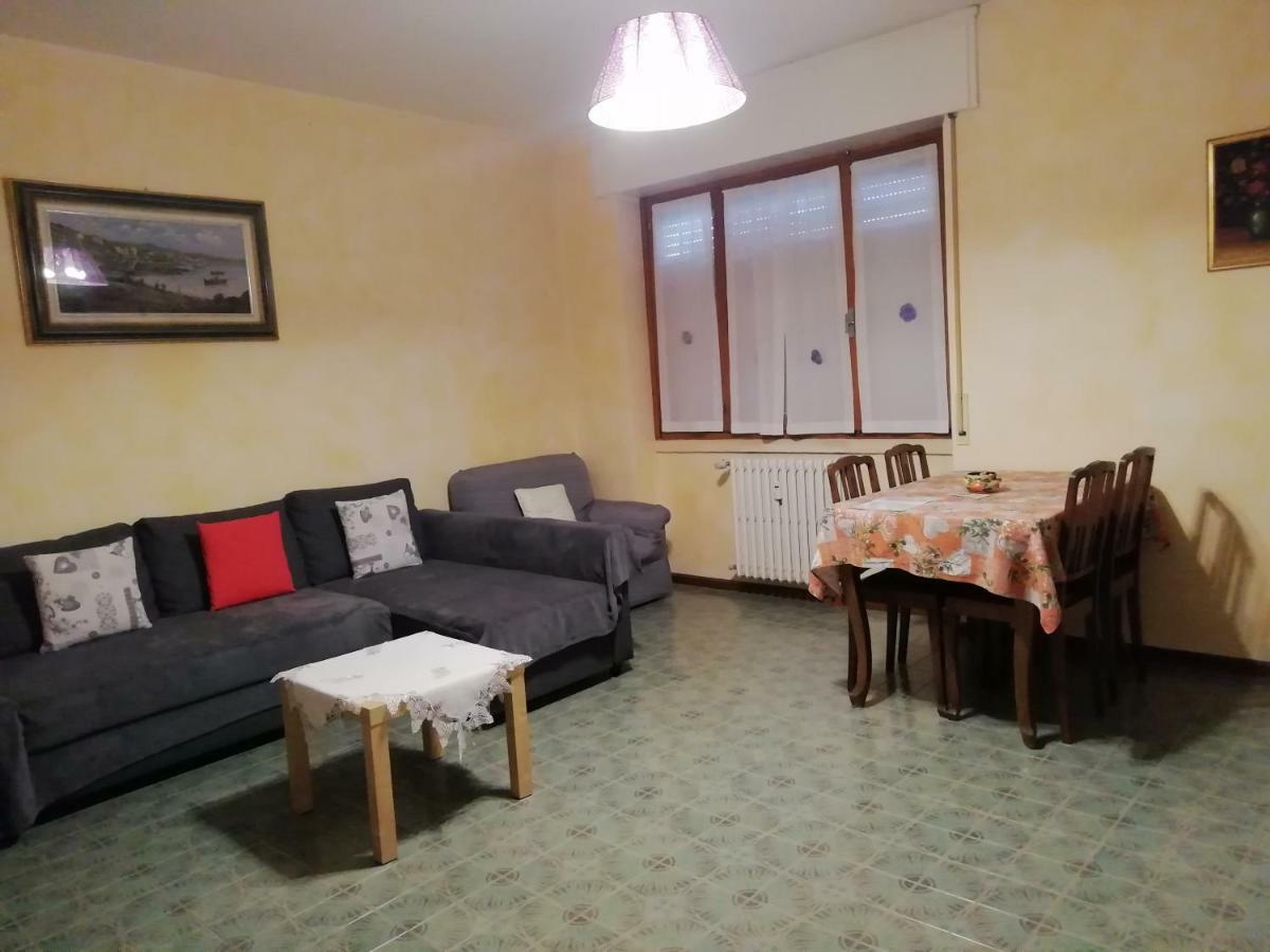 Rosso Tirano Daire Dış mekan fotoğraf